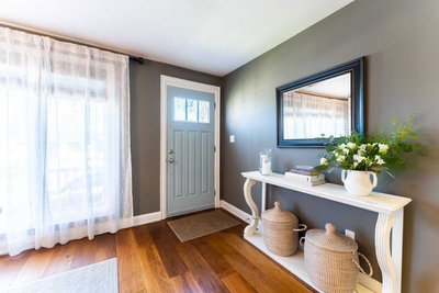 378 Strathallan Avenue, Burlington, Ontario image-0-4