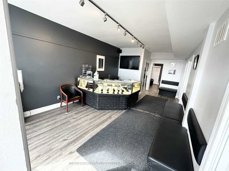 37 Dundas St W, Mississauga, L5B 1H2 | Image 3