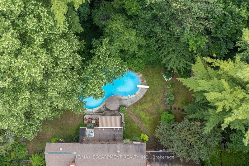 1296 Cumnock Cres, Oakville, L6J 2N7 | Image 3