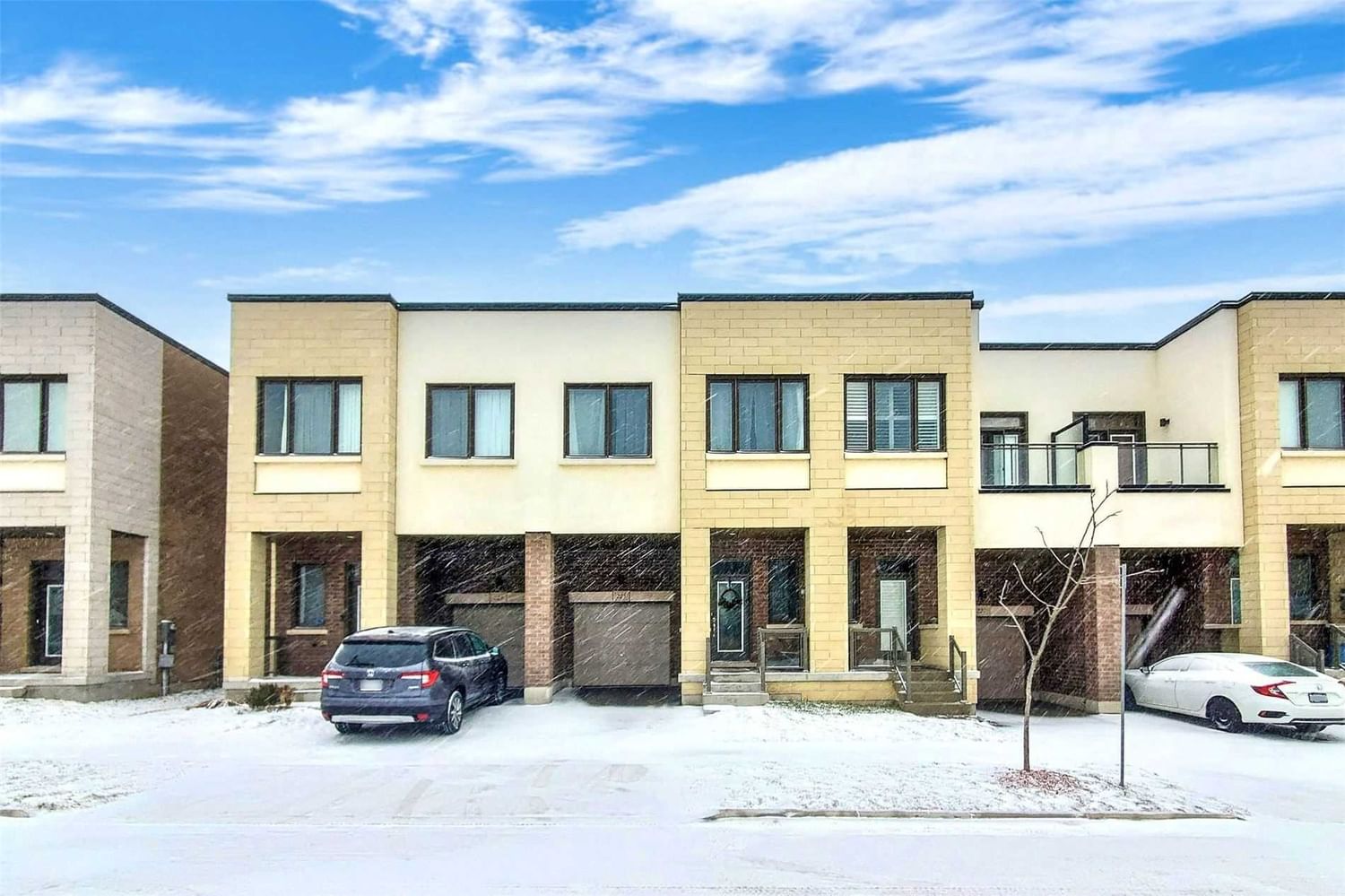 Townhouse sold at 225 Fowley Drive, Oakville, Rural Oakville, L6H 0P4 - MLS: W5927365