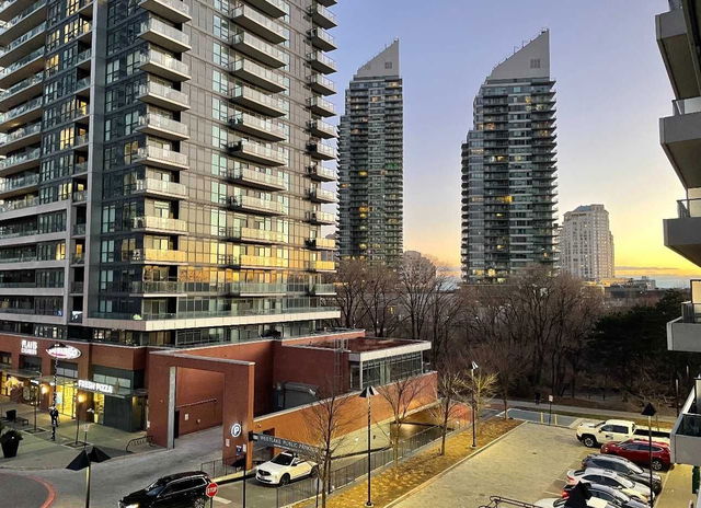 427 - 10 Park Lawn Road