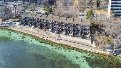 Townhouse sold at 9-2136 Old Lakeshore Road, Burlington, Ontario, L7R 1A3 - Brant - MLS: W5927615