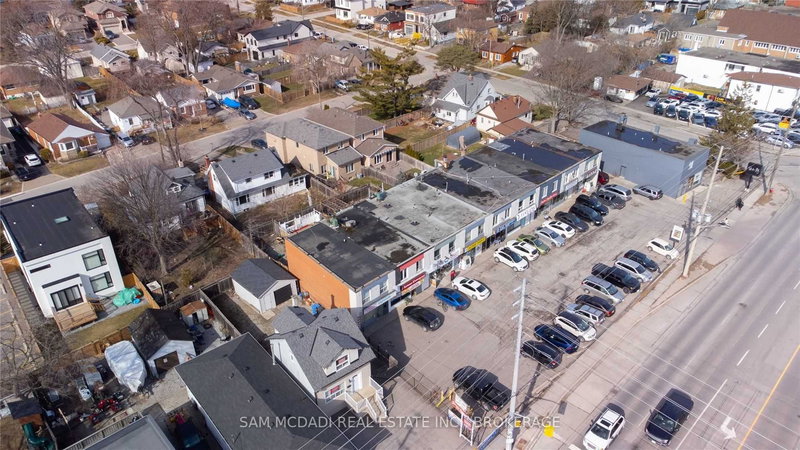 939 Lakeshore Rd E, Mississauga, L5E 1Z6 | Image 2