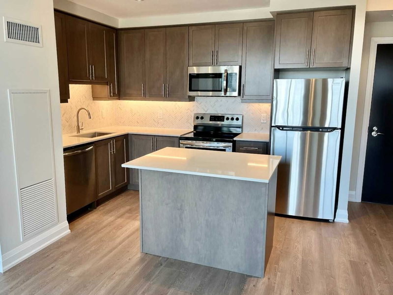 1405 - 15 Lynch St, Brampton, L6W 2Z8 | Image 2