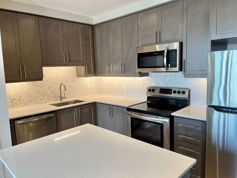 1405 - 15 Lynch St, Brampton, L6W 2Z8 | Image 3