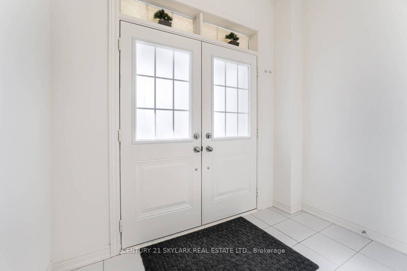 206 Fruitvale Circ, Brampton, L7A 5C3 | Image 3