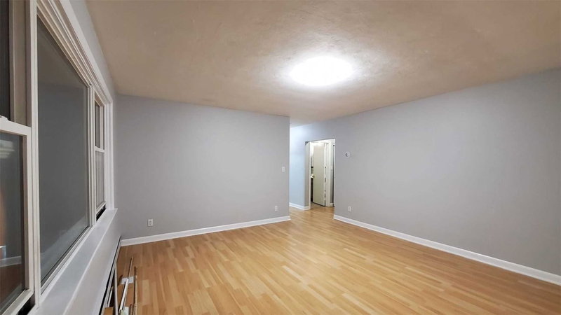 205 Queen St S, Mississauga, L5M 1L4 | Image 2