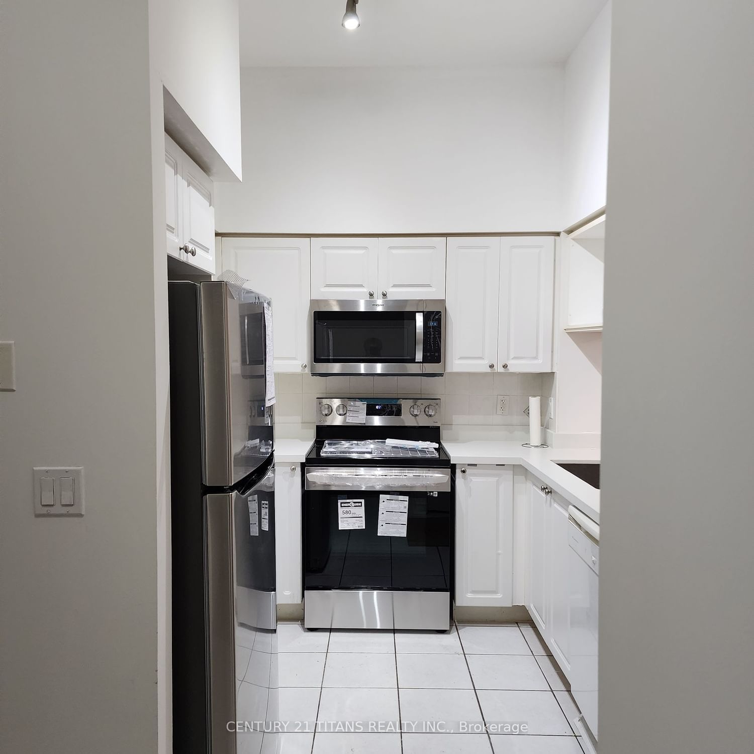 Listing Image 3