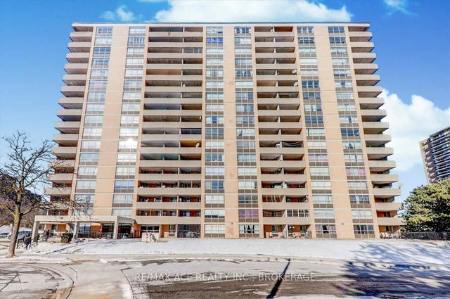 #811 - 40 Panorama Court
