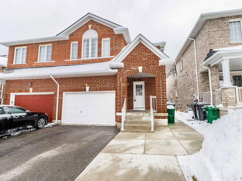 17 Capistro St, Brampton, L7A 3J2 | Image 2