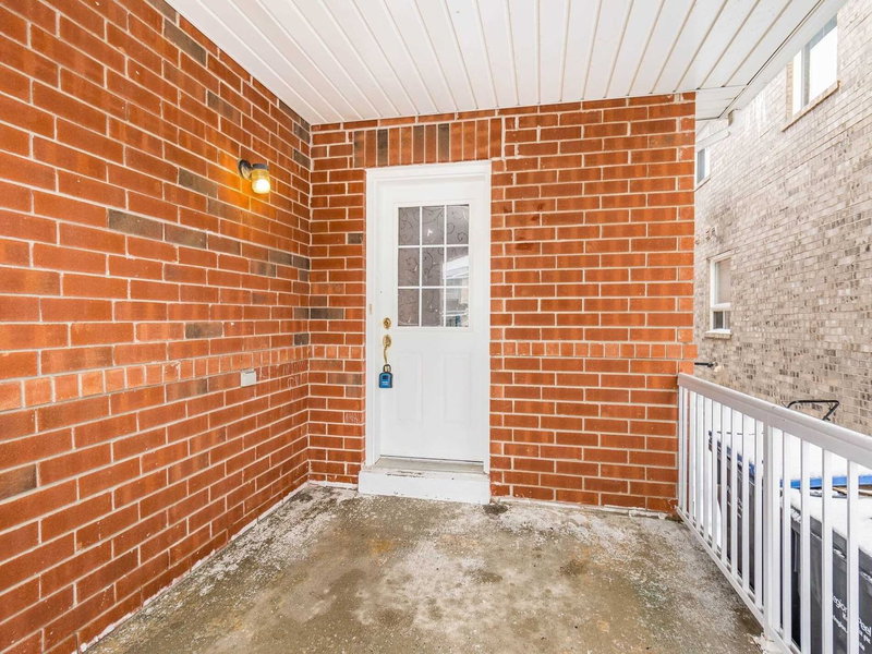 17 Capistro St, Brampton, L7A 3J2 | Image 3
