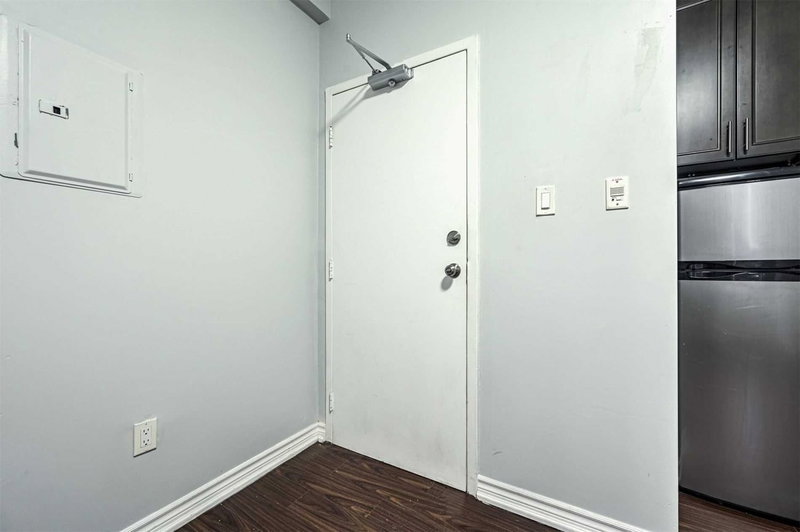 202 - 70 Melbourne Ave, Toronto, M6K 1K7 | Image 2