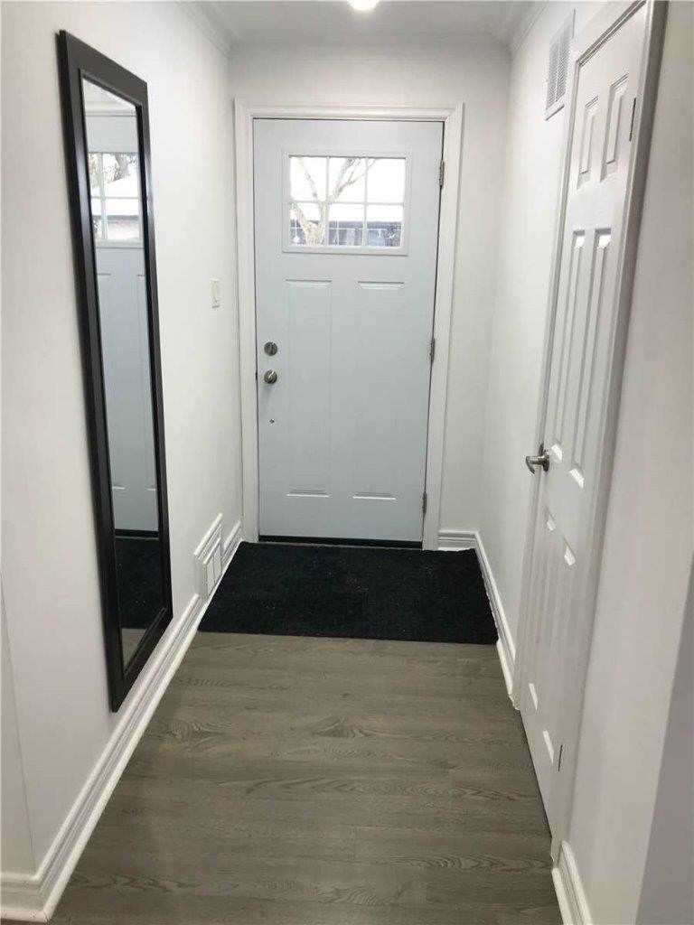 2 Sevenoaks Ave, Toronto, M8Z 3P7 | Image 2