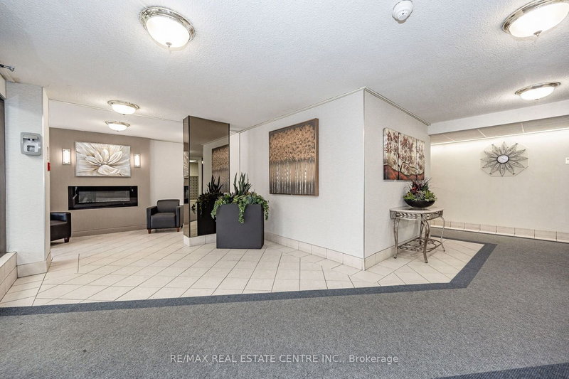 304 - 18 Knightsbridge Rd, Brampton, L6T 3X5 | Image 2
