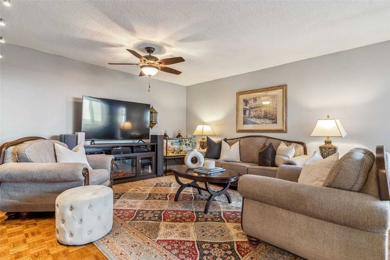 1607 - 1535 Lakeshore Rd E, Mississauga, L5E 3E2 | Image 3