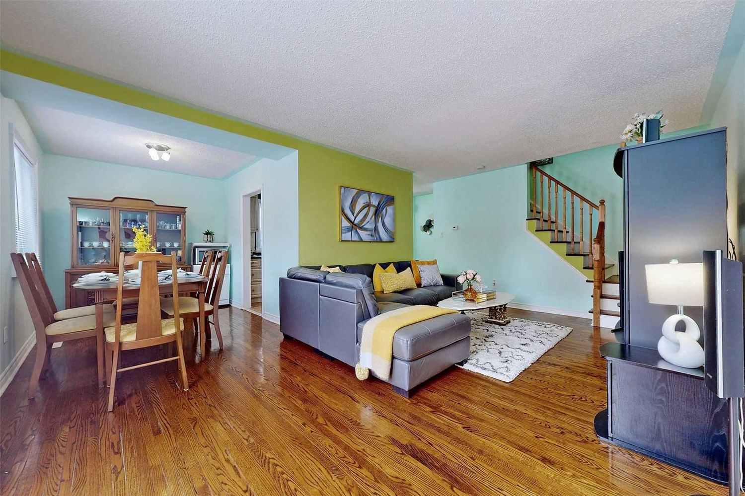 Listing Image 3