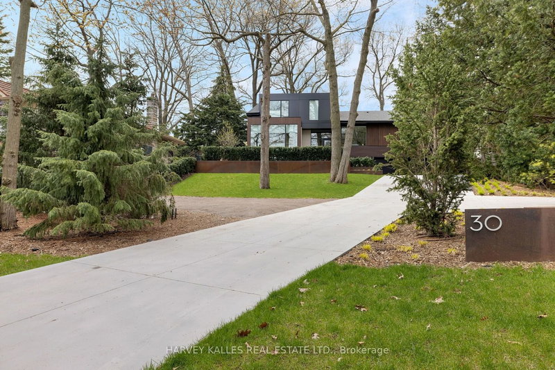 30 Edenbrook Hill, Toronto, M9A 3Z6 | Image 2