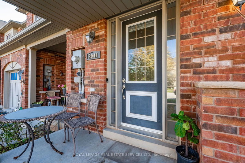 2041 Fiddlers Way, Oakville, L6M 0M4 | Image 3