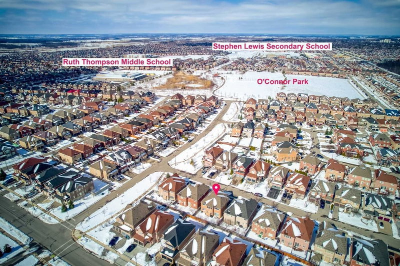 3278 Paul Henderson Dr, Mississauga, L5M 0H3 | Image 2