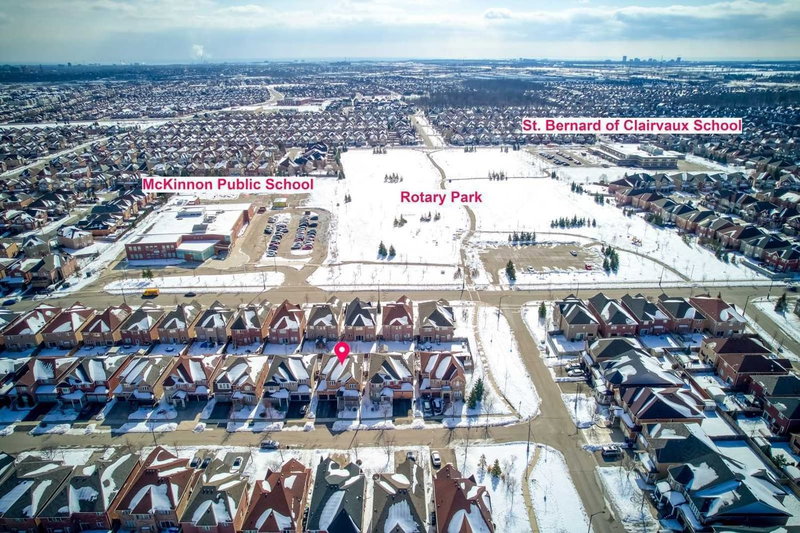 3278 Paul Henderson Dr, Mississauga, L5M 0H3 | Image 3