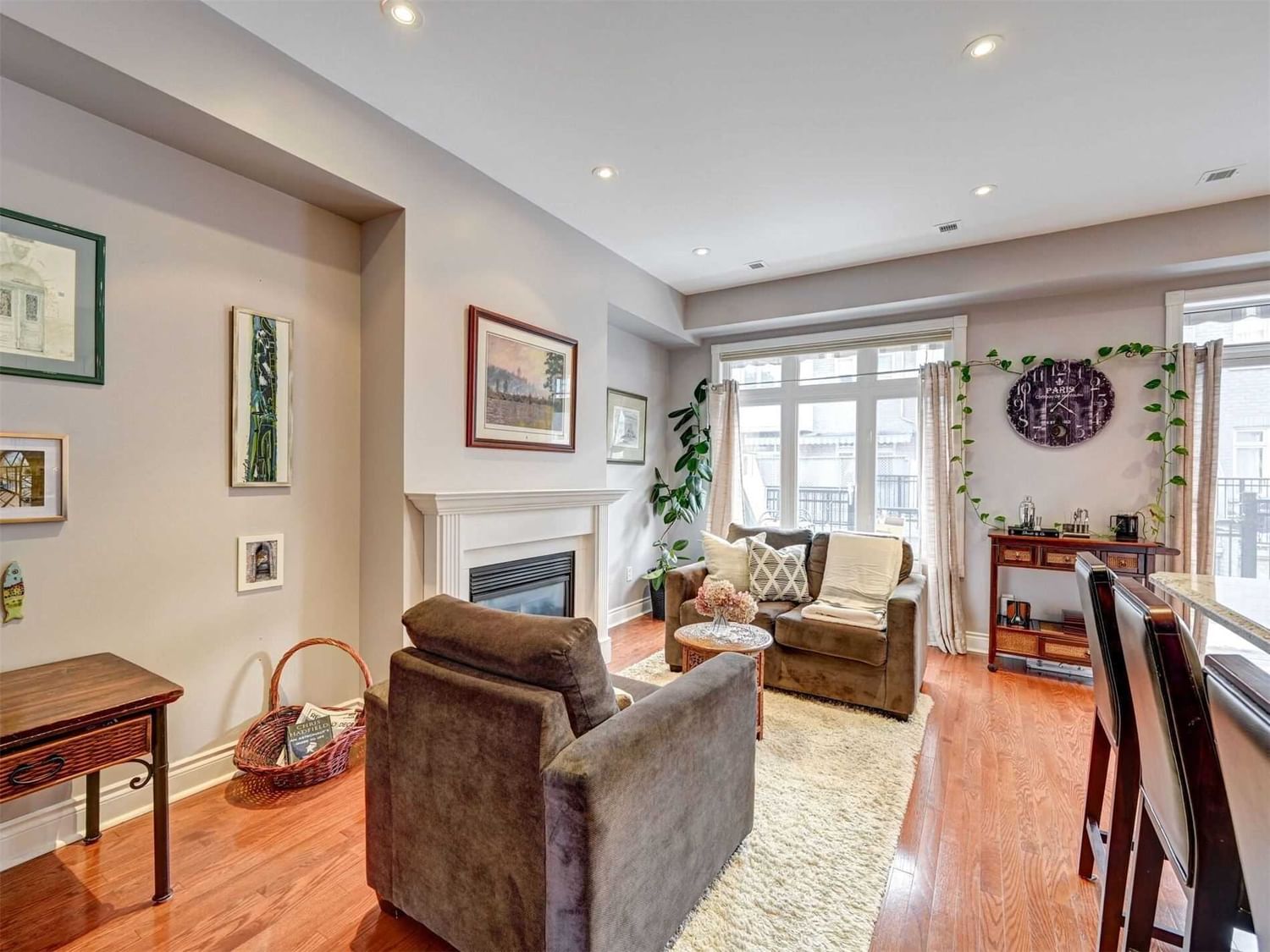 Listing Image 16