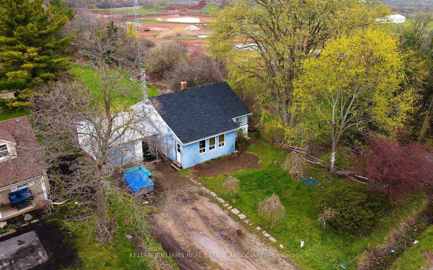 Listing Image 5