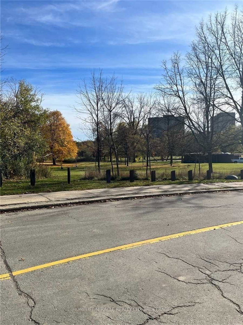 130 Rowntree Mill Rd, Toronto, M9L 1C9 | Image 3