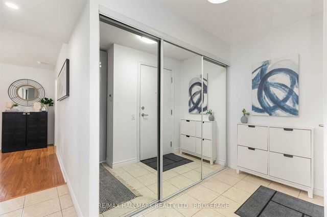 720 - 5233 Dundas Street