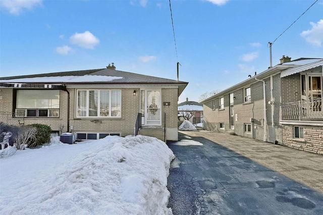 12 Foxrun Avenue