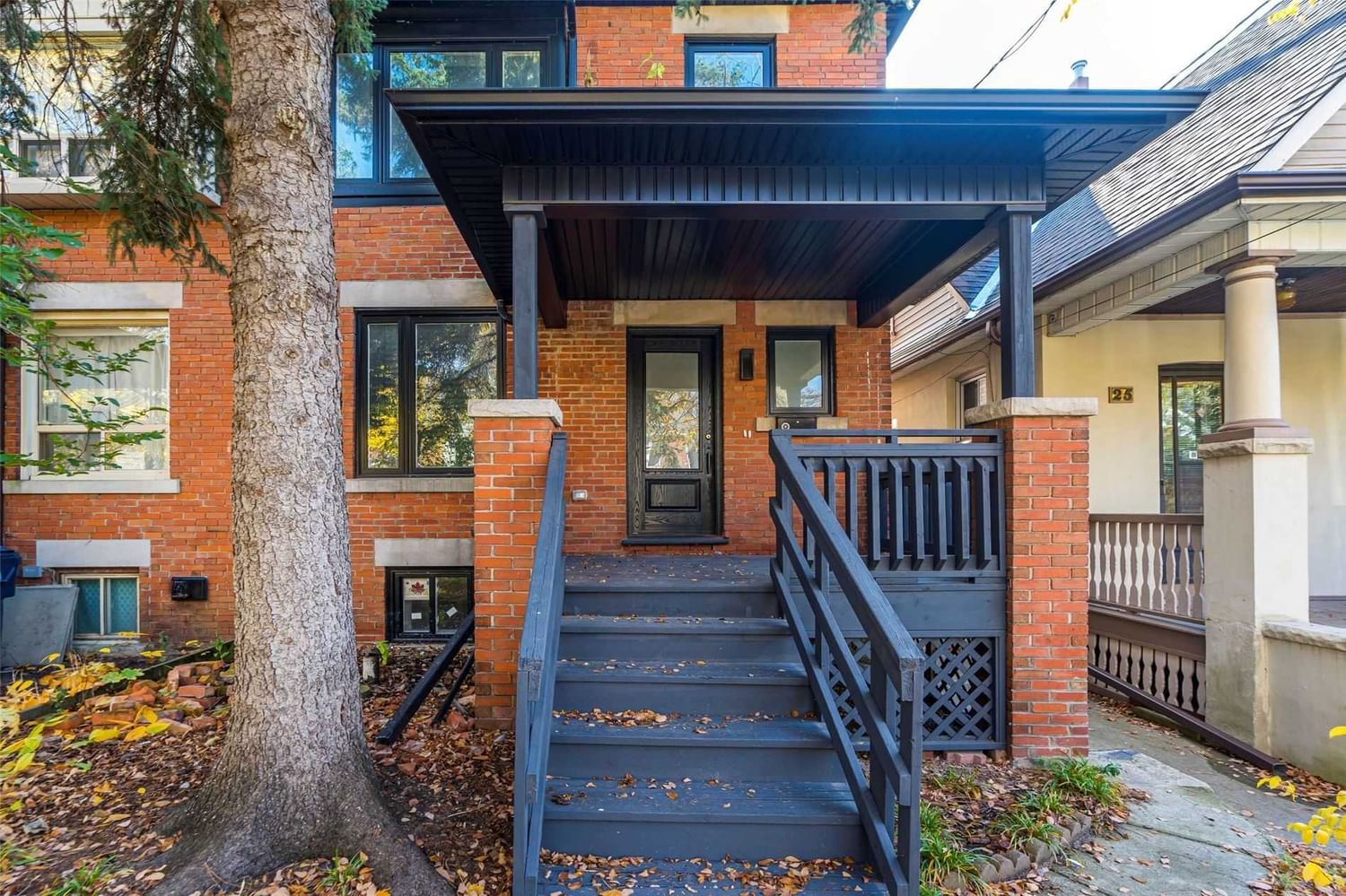 Semi-Detached House sold at 23 Radford Avenue, Toronto, High Park-Swansea, M6R 1Z5 - MLS: W5948009