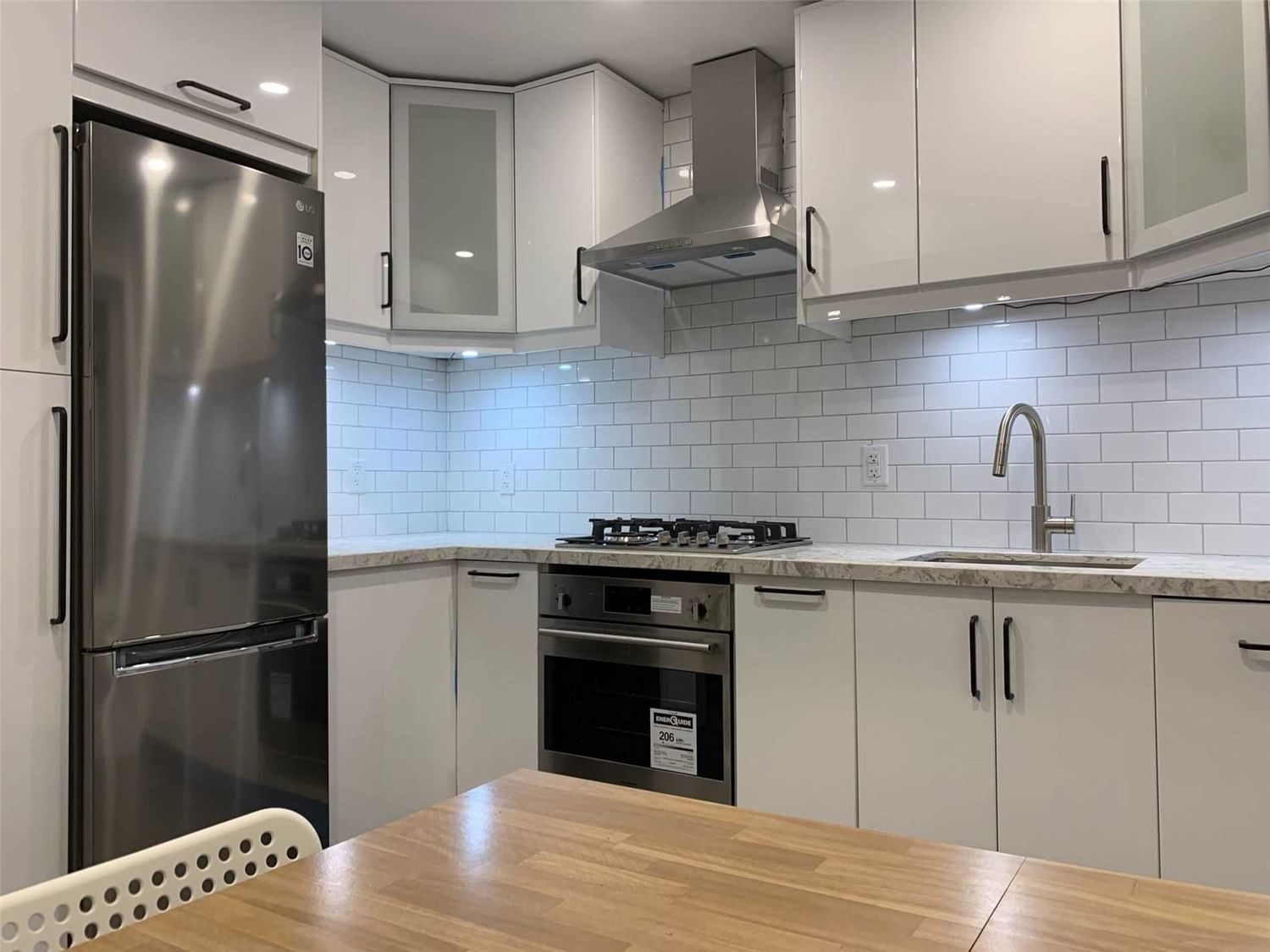 Semi-Detached House sold at 23 Radford Avenue, Toronto, High Park-Swansea, M6R 1Z5 - MLS: W5948009