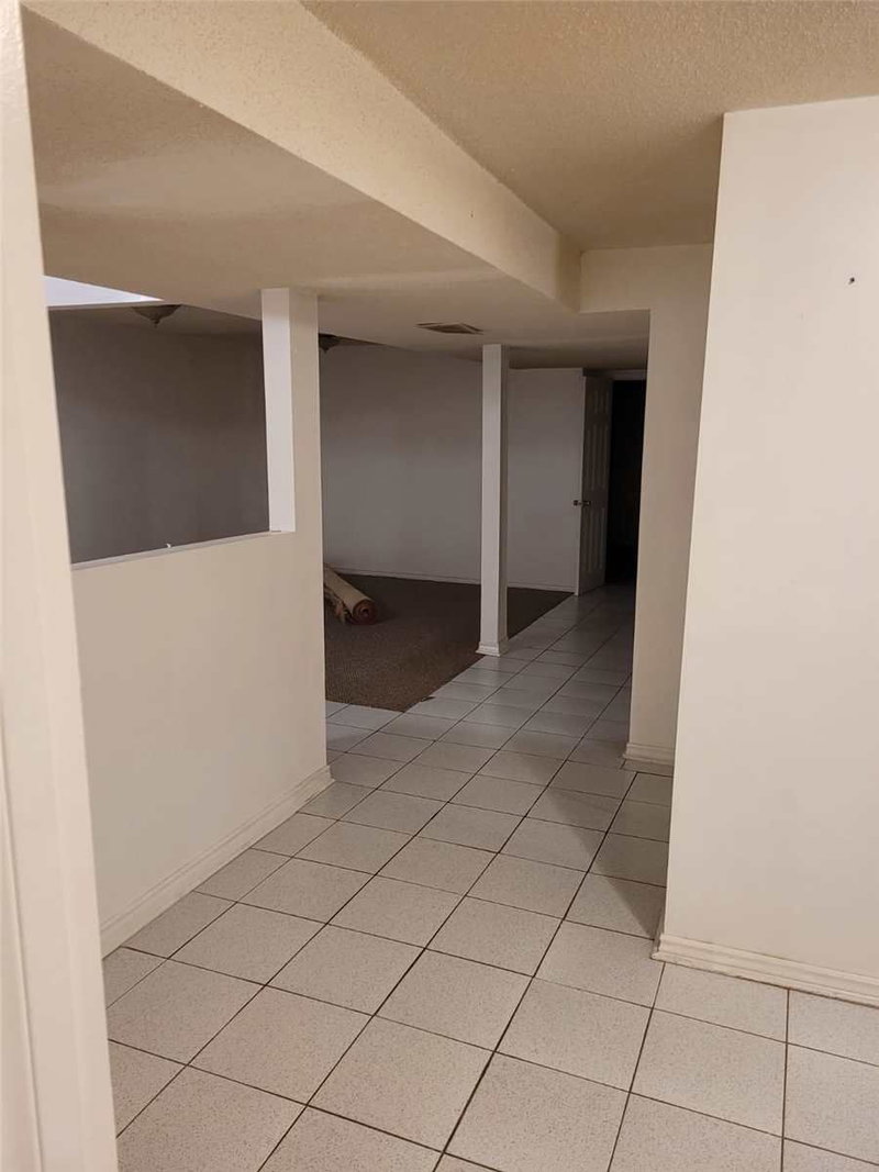 13 Pennsylvania Ave, Brampton, L6Y 4N8 | Image 3