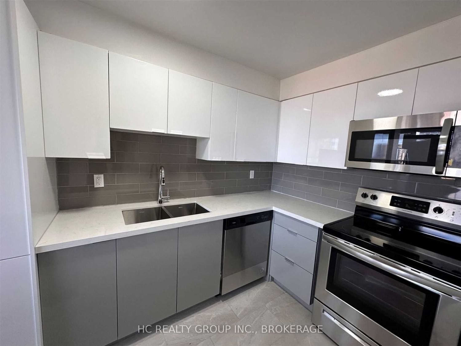 Semi-Detached House leased at 803-4875 Dundas Street, Toronto, Islington-City Centre West, M9A 1B3 - MLS: W5954941