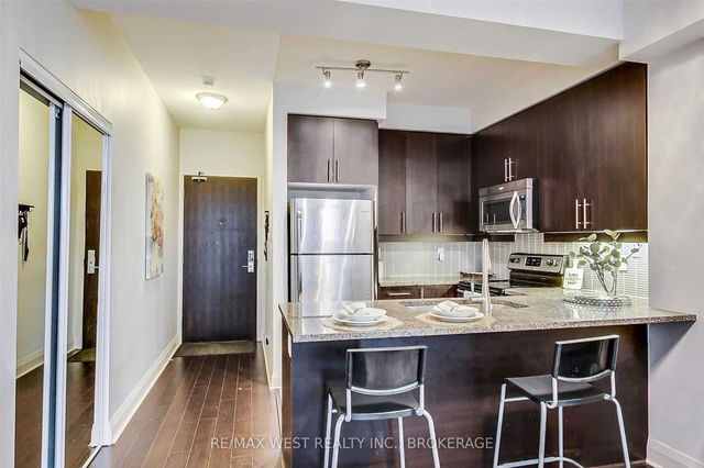 327 - 1185 The Queensway Avenue