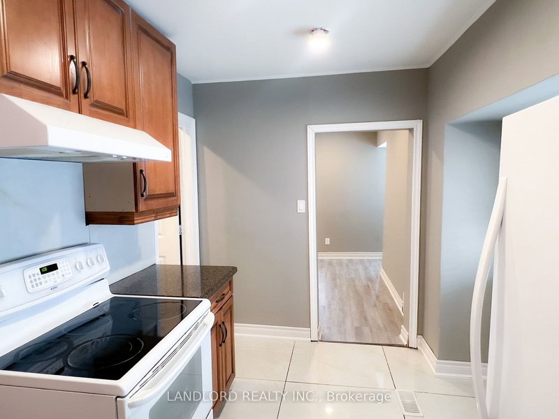 Main - 9 Albright Ave, Toronto, M8W 1W9 | Image 3