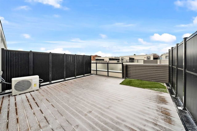 21 - 3472 Widdicombe Way