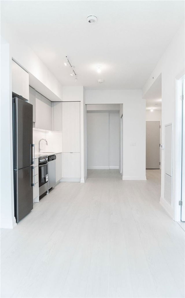 1510 - 30 Gibbs Road