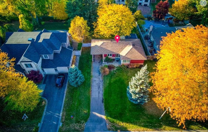 281 Savoy Cres, Oakville, L6L 1Y2 | Image 2