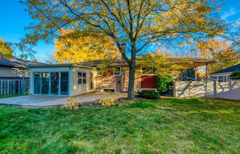 281 Savoy Cres, Oakville, L6L 1Y2 | Image 3