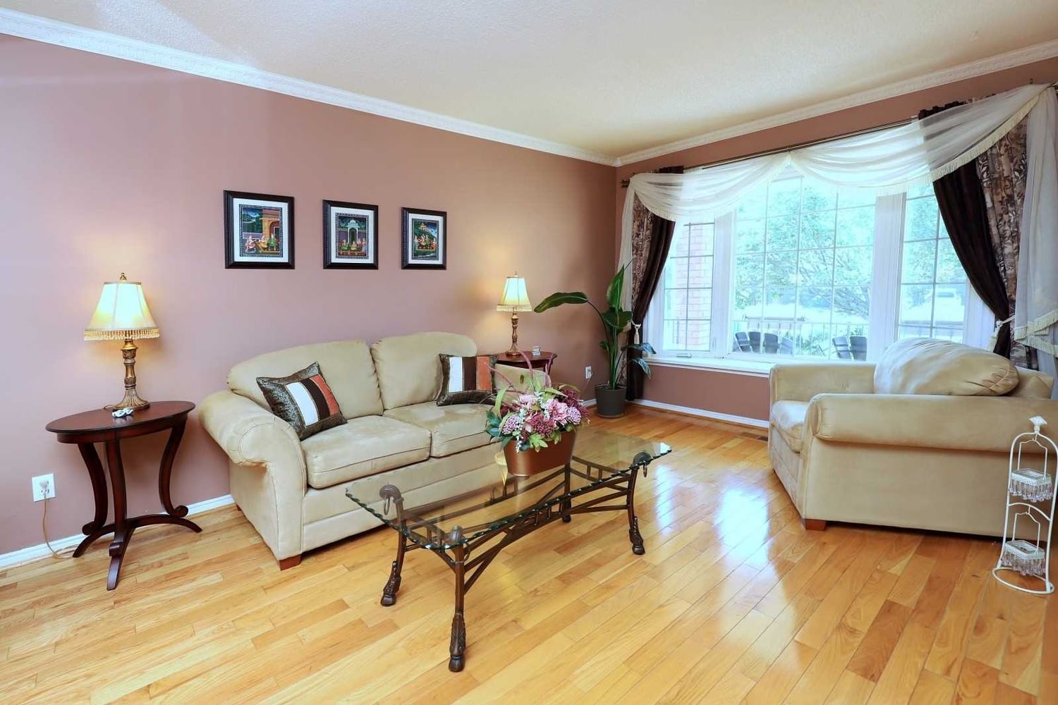 Listing Image 6