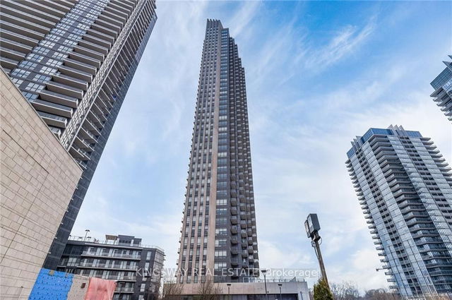 607 - 36 PARK LAWN Road