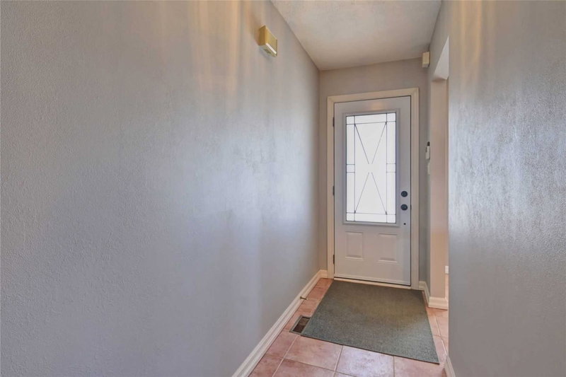 32 Langston Dr, Brampton, L6V 3W7 | Image 3