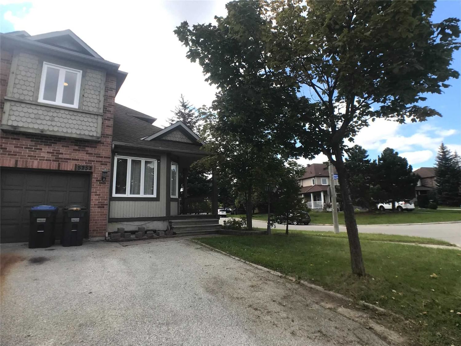 Semi-Detached House leased at 5252 Bushelgrove (Upper) Circle, Mississauga, Central Erin Mills, L5M 6C5 - MLS: W5962855