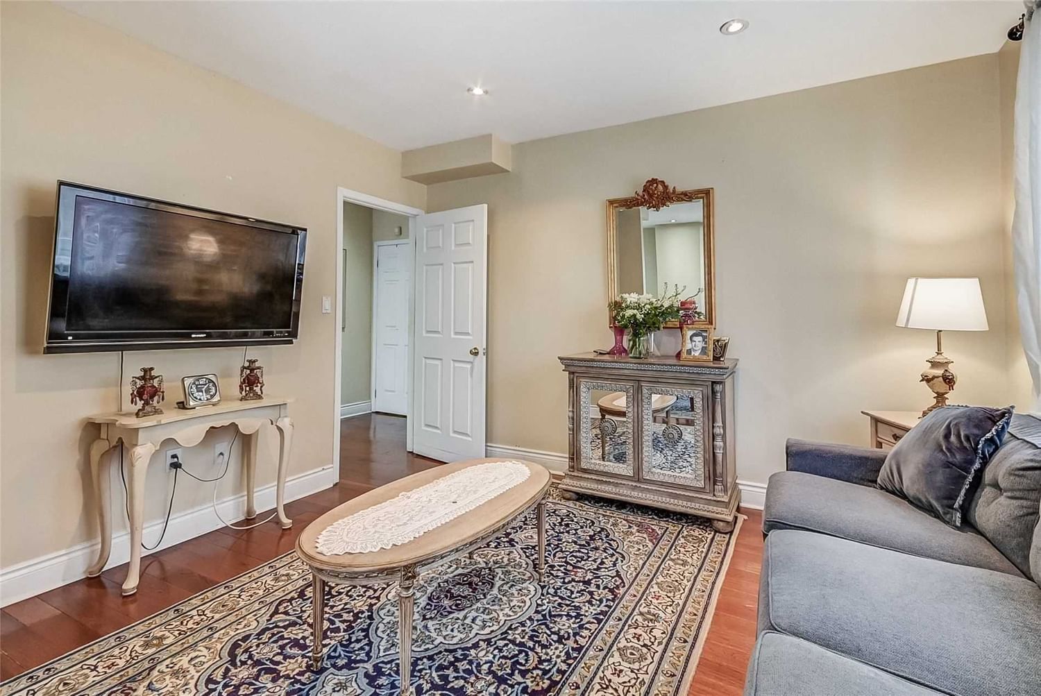 Listing Image 12