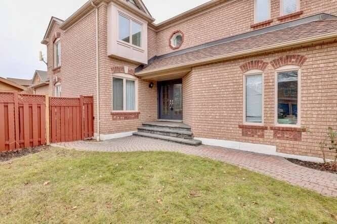 3246 Fanleaf Dr, Mississauga, L5N 7C9 | Image 3