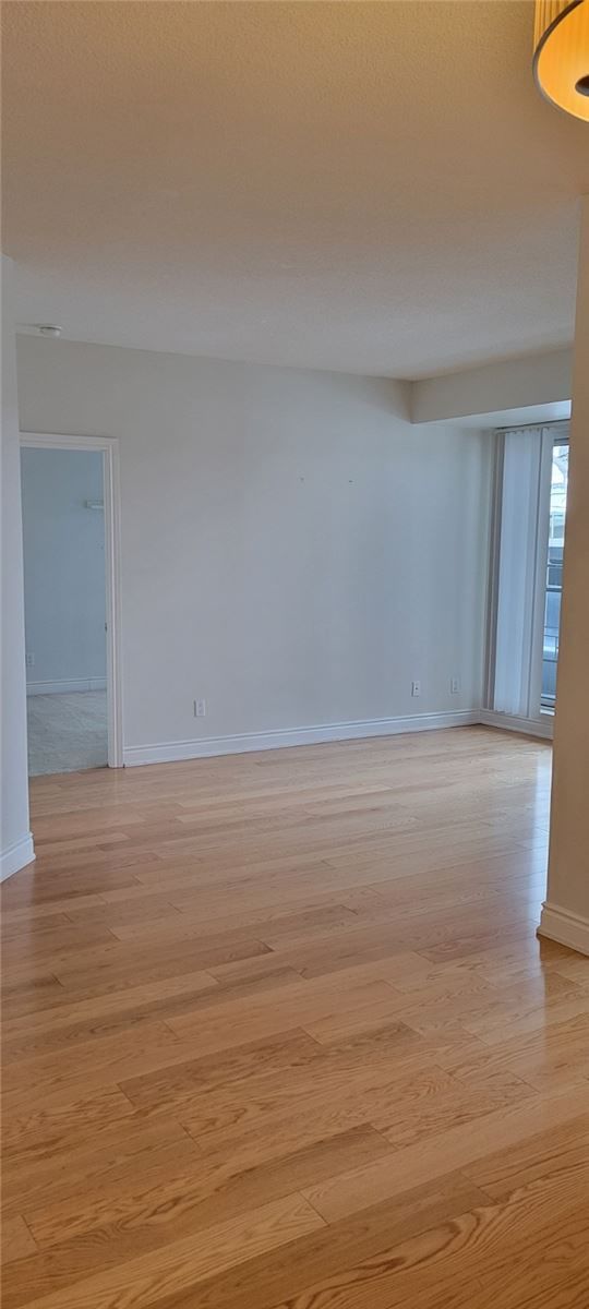 202 - 2 Aberfoyle Crescent