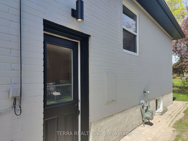 Lower - 55 Glen Agar Dr E, Toronto, M9B 5M2 | Image 3