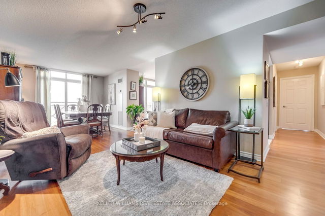 308 - 5229 Dundas Street