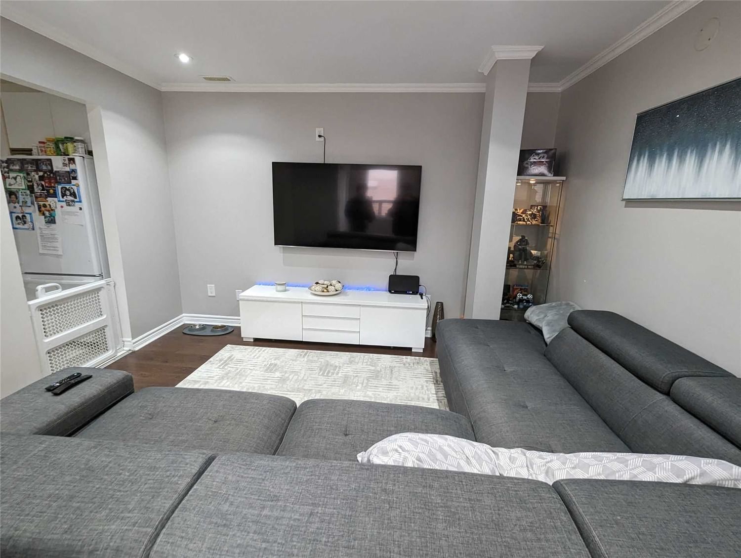 Detached House sold at 19 Seneca Avenue, Toronto, Rockcliffe-Smythe, M6N 2G7 - MLS: W5966755
