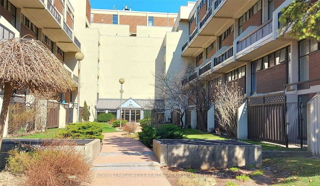 334 - 364 The East Mall Street